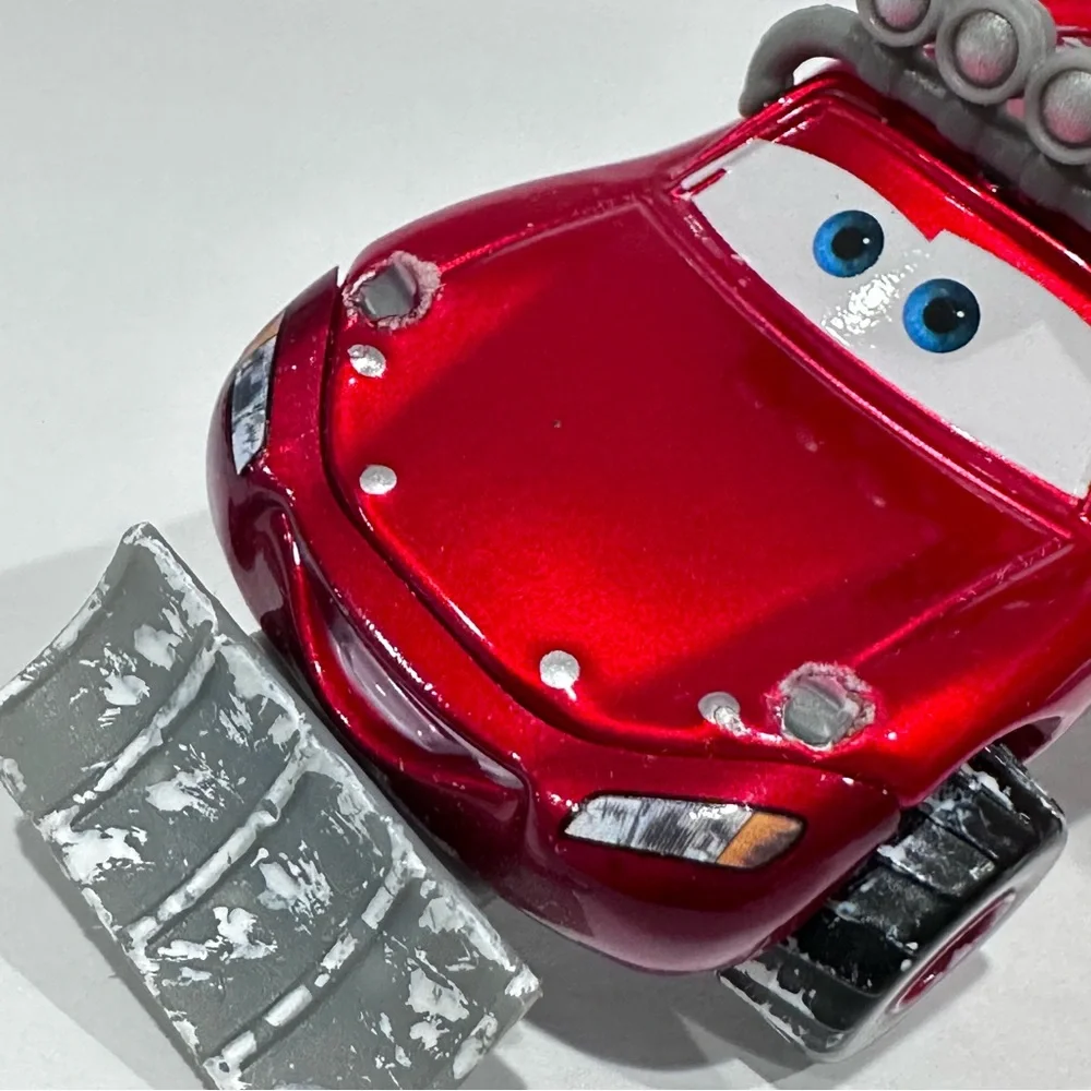 Disney Cars Winter Lightning McQueen w/ Snow Plow Die-cast Mattel